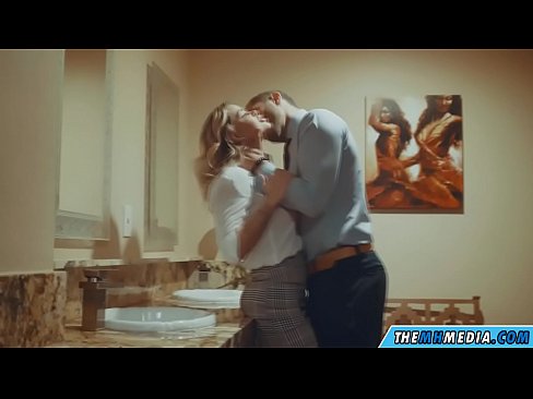 ❤️ Rehefa mamitaka anao ao amin'ny trano fidiovana ho an'ny besinimaro ny blonde be busty ❌ Vaovao amin'ny mg.ixiporn.ru ️❤